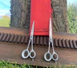 Roseline Scissors 7.5" Curved [82076] + 8.5" Straight [82085] + Red Wrapping Pouch [RM5] -Wahl || Andis || Oster® Sales R Set20 7